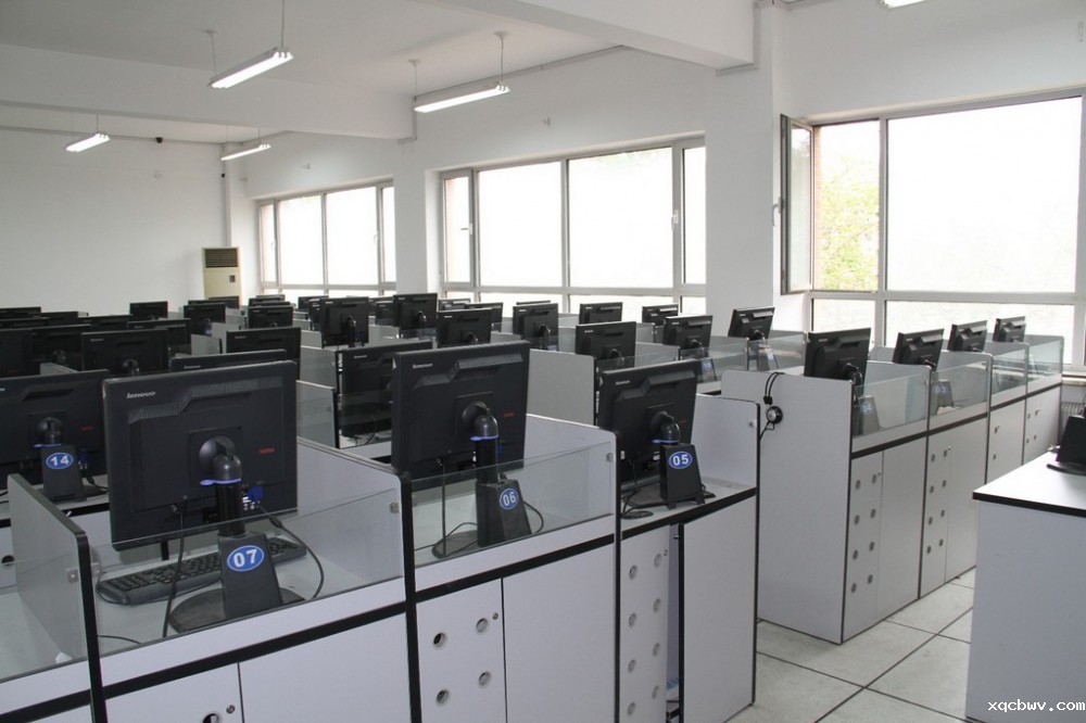 计算机教室（二）